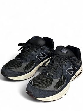 New Balance 2002R GC2002BK Sneaker Boys Size 7 Black White Lifestyle Shoes